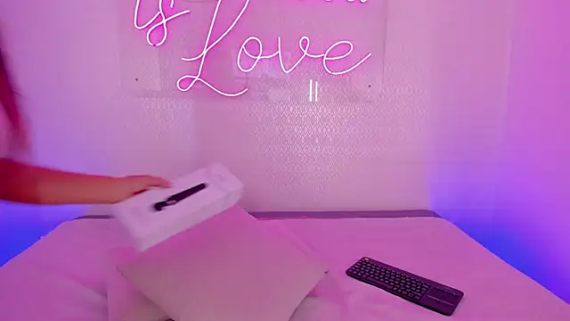 aleksandramiller  online show from 04-14-26, 01:05