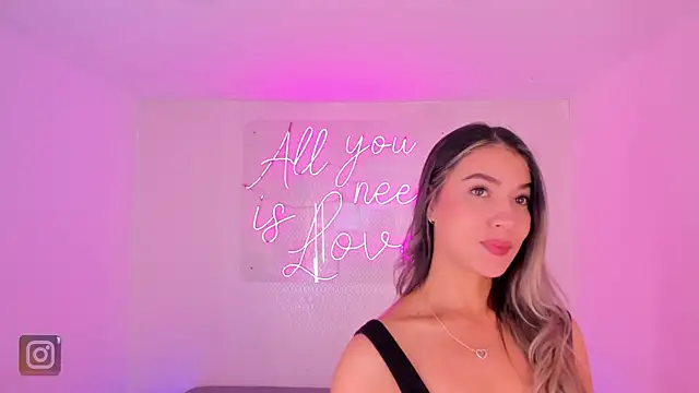 aleksandramiller  online show from 01-06-26, 12:31