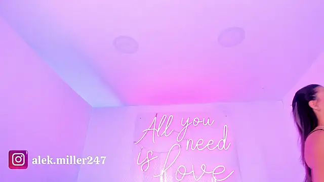 aleksandramiller  online show from 12-03-25, 04:28