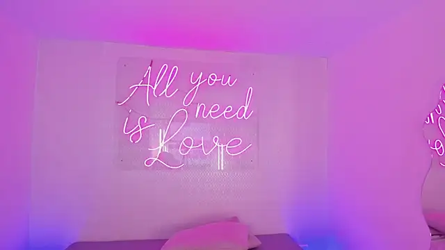 aleksandramiller  online show from 05-12-26, 01:06