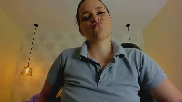 GIANAMILLER6 online show from 12-20-25, 12:19