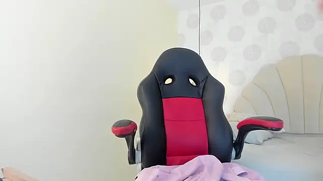 GIANAMILLER6 online show from 10-23-25, 12:42