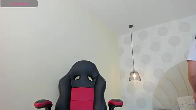 GIANAMILLER6 online show from 10-21-25, 12:15