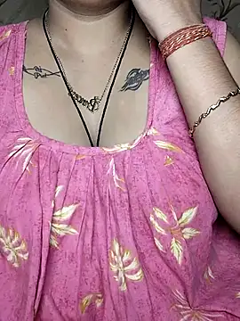 Shiny HOT01 online show from 10-25-25, 05:50