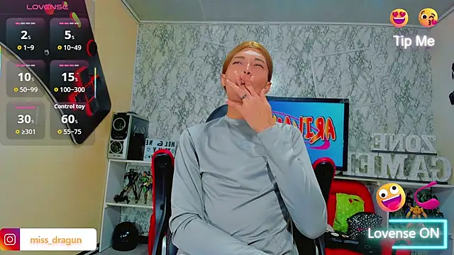 Madison Mujica online show from 09-23-25, 12:23