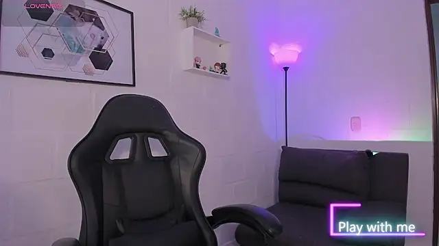 Alyson Conner online show from 12-22-25, 01:55