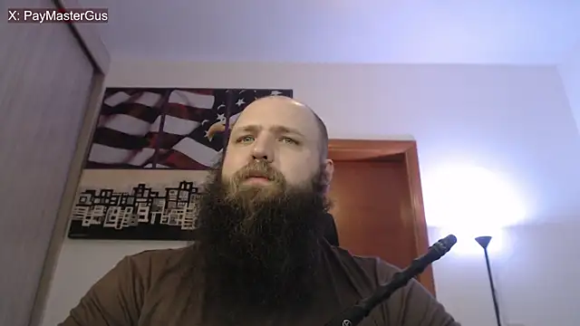 Snapshot of PayMasterGus chatting on 10-12-25, 02:35 PayMasterGus online show from 10-12-25, 02:35