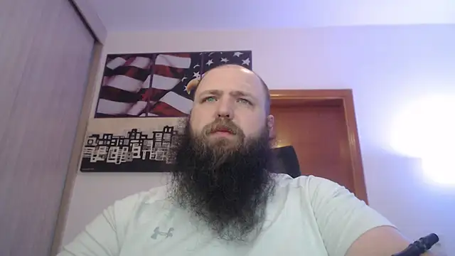 Snapshot of PayMasterGus chatting on 09-10-25, 02:54 PayMasterGus online show from 09-10-25, 02:54