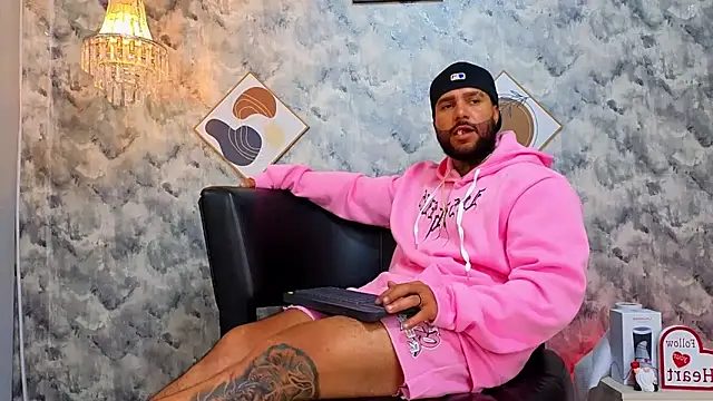 Snapshot of Apolo_rousse1 chatting on 02-22-26, 04:19 Apolo rousse1 online show from 02-22-26, 04:19