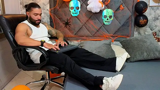 Apolo rousse1 online show from 10-10-25, 09:37