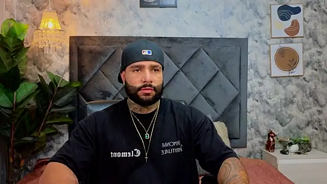 Apolo rousse1 online show from 11-18-25, 08:23