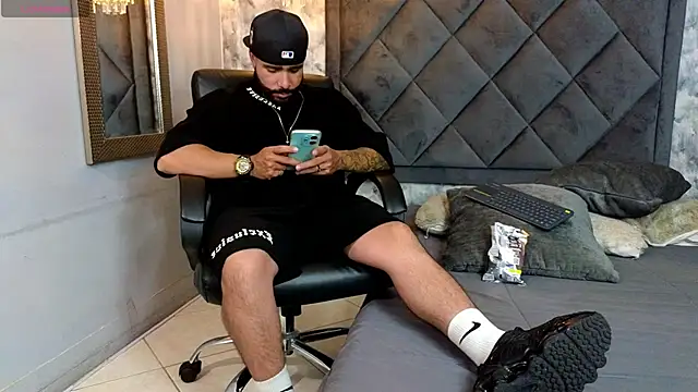 Apolo rousse1 online show from 09-22-25, 08:37