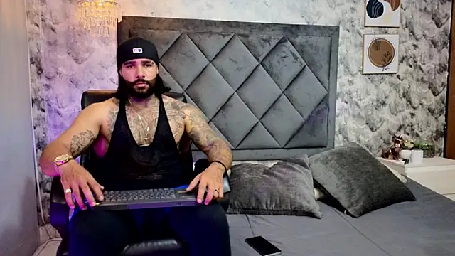 Apolo rousse1 online show from 10-06-25, 09:04