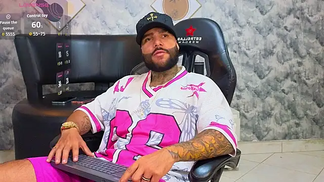 Snapshot of Apolo_rousse1 chatting on 02-04-26, 11:44 Apolo rousse1 online show from 02-04-26, 11:44