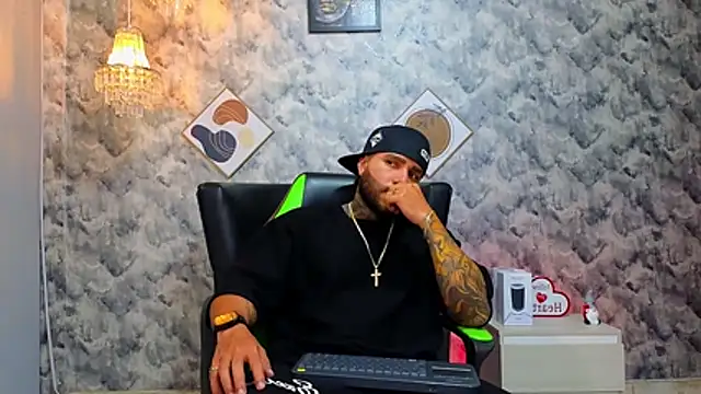 Snapshot of Apolo_rousse1 chatting on 02-20-26, 09:28 Apolo rousse1 online show from 02-20-26, 09:28