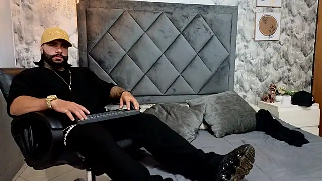 Apolo rousse1 online show from 10-07-25, 09:49