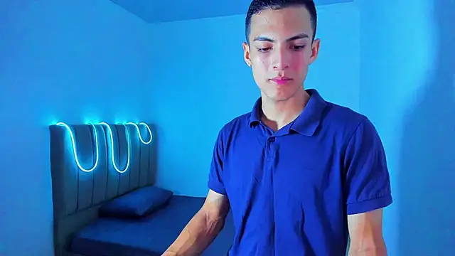 Matiius18 online show from 06-12-26, 01:42