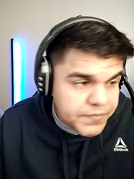 Snapshot of perversus12 chatting on 02-25-26, 07:25 perversus12 online show from 02-25-26, 07:25