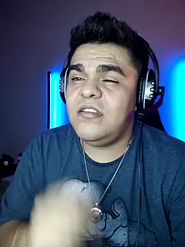 Snapshot of perversus12 chatting on 03-01-26, 06:57 perversus12 online show from 03-01-26, 06:57