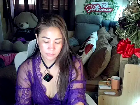 Shiawase1125 online show from 03-11-26, 12:15