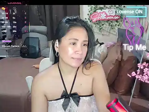 Shiawase1125 online show from 12-19-25, 11:40