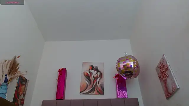 Snapshot of Lola_wish1 chatting on 10-15-25, 04:11 Lola wish1 online show from 10-15-25, 04:11