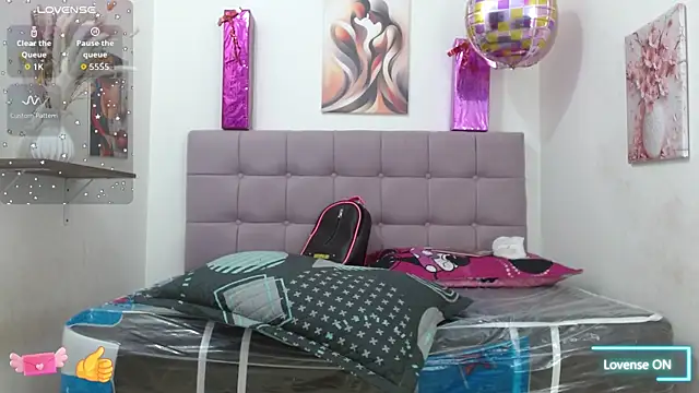 Snapshot of Lola_wish1 chatting on 09-10-25, 04:44 Lola wish1 online show from 09-10-25, 04:44