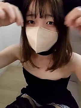 Snapshot of Sakura-japanese- chatting on 10-19-25, 12:13 Sakura-japanese- online show from 10-19-25, 12:13