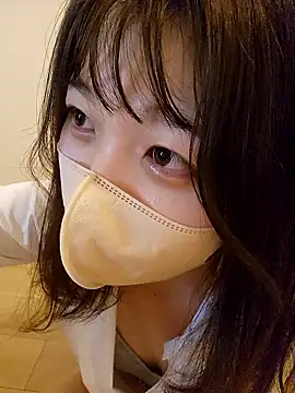 Snapshot of Sakura-japanese- chatting on 10-14-25, 04:40 Sakura-japanese- online show from 10-14-25, 04:40