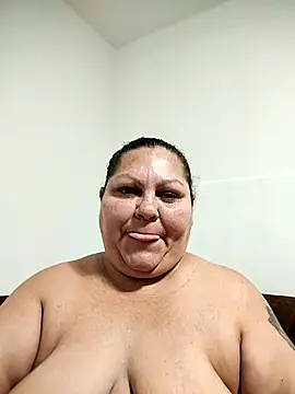 Snapshot of Miasmithr chatting on 10-01-25, 05:45 Miasmithr online show from 10-01-25, 05:45
