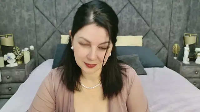 Snapshot of Nina_Stane chatting on 10-07-25, 05:08 Nina Stane online show from 10-07-25, 05:08