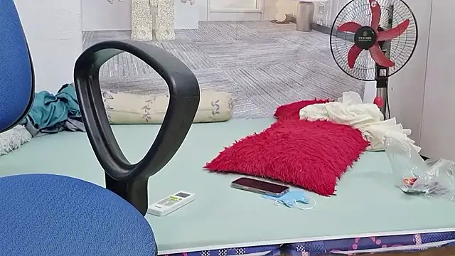 Snapshot of MichiLovely chatting on 09-23-25, 09:49 MichiLovely online show from 09-23-25, 09:49