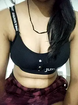 Snapshot of Nikita-Singh88 chatting on 10-18-25, 03:58 Nikita-Singh88 online show from 10-18-25, 03:58