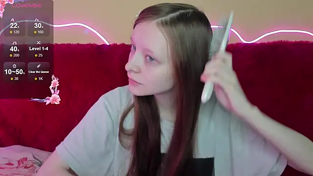 AliceHaris online show from 12-17-25, 04:06