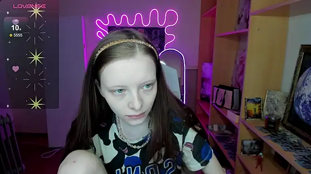 AliceHaris online show from 11-16-25, 03:11