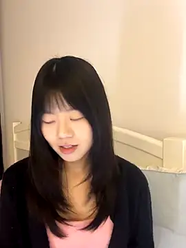 Ella-A9 online show from 11-11-25, 01:06