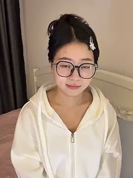 Ella-A9 online show from 11-08-25, 01:36