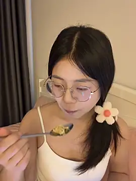 Ella-A9 online show from 09-13-25, 05:07