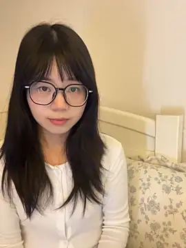 Ella-A9 online show from 11-18-25, 04:32