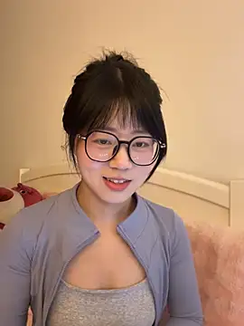 Ella-A9 online show from 12-17-25, 04:01