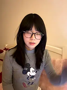 Ella-A9 online show from 12-19-25, 03:36