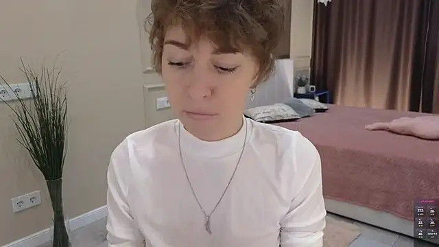 Snapshot of daniellia_ chatting on 10-12-25, 09:10 daniellia  online show from 10-12-25, 09:10