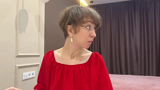 daniellia  online show from 10-25-25, 09:19