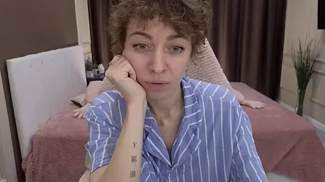 Snapshot of daniellia_ chatting on 09-22-25, 07:58 daniellia  online show from 09-22-25, 07:58