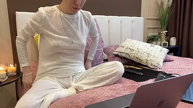 daniellia  online show from 03-31-26, 02:19