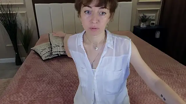 Snapshot of daniellia_ chatting on 09-24-25, 08:10 daniellia  online show from 09-24-25, 08:10