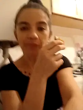 alinaalinutzq online show from 11-23-25, 07:02