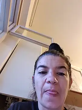 alinaalinutzq online show from 12-18-25, 06:51