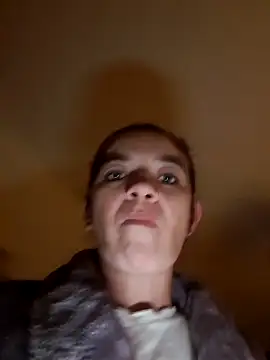 alinaalinutzq online show from 10-20-25, 05:02