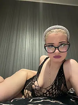 Larra69 online show from 06-22-26, 06:05